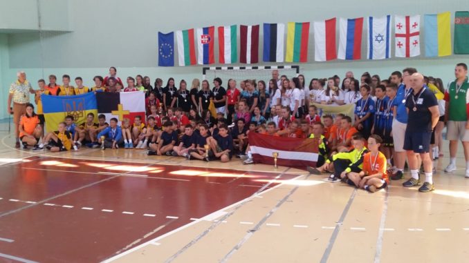 PHOTO-2019-07-11-16-11-46 Visi U-15 turnīra dalībnieki